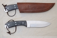 Couteau de chasse  manche bois noir 
avec Etui cuir  