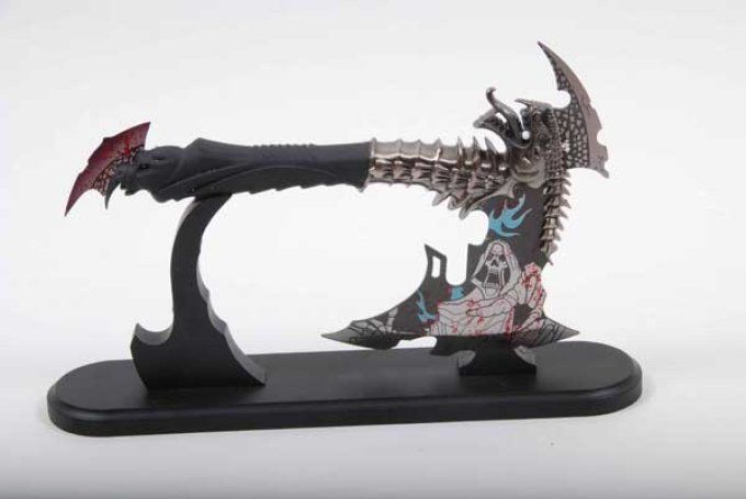 Dague fantaisie Hache décoré la mort