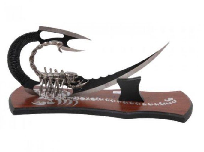 Dague fantaisie scorpion multis lames