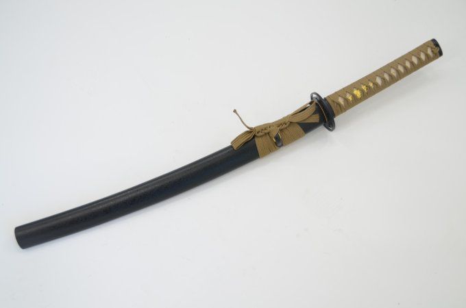 Wakisashi pratical forgé Lame trempé couleur noir et beige