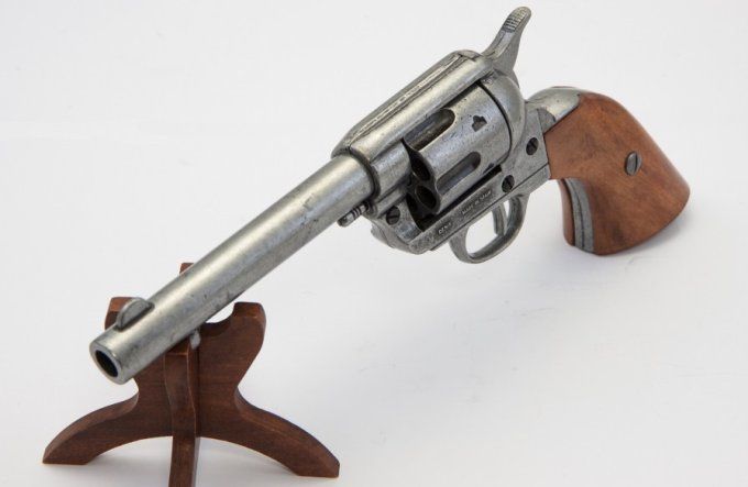 Revolver  Gris  mat  Réplique