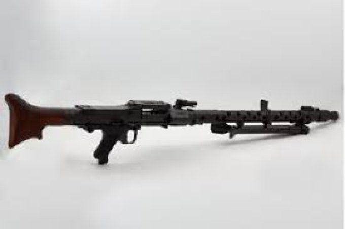 Réplique de la célèbre Mitraillese MG 34  de l’armée Allmande