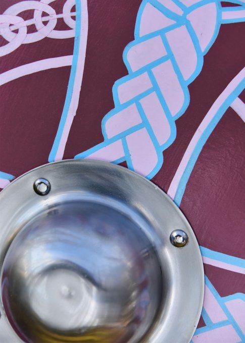 Bouclier vikink avec motif croix celtique 61 cm