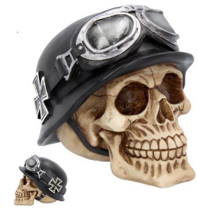 Crane tête de mort casque allemand croix malt